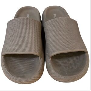 CLOUD SLIDES Women’s Mocha Brown- Sz 40-41 Euro/ 9-9.5 USA
